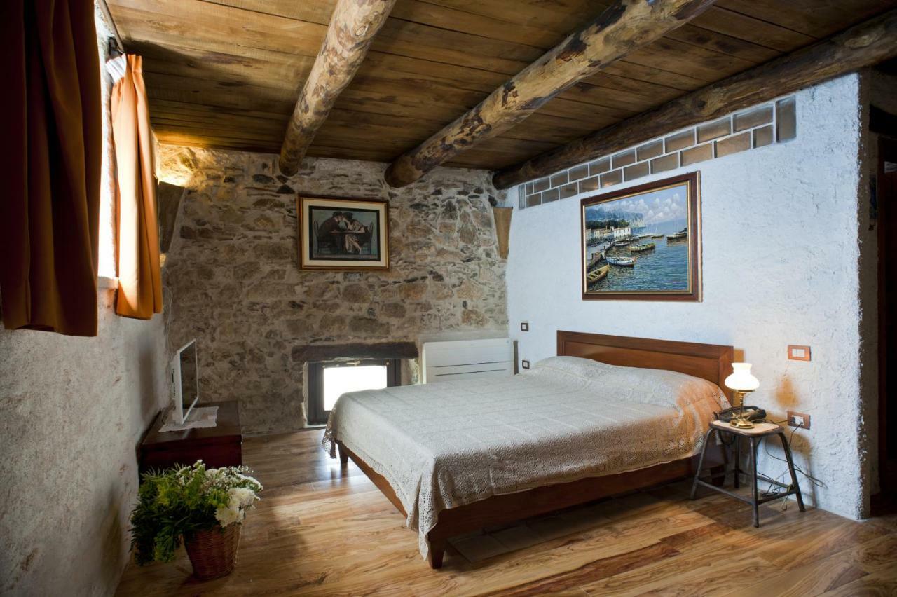 Residenza D'Epoca Borgodifiume Hotel ฟูเมเฟรดโดบรูซิโอ ภายนอก รูปภาพ